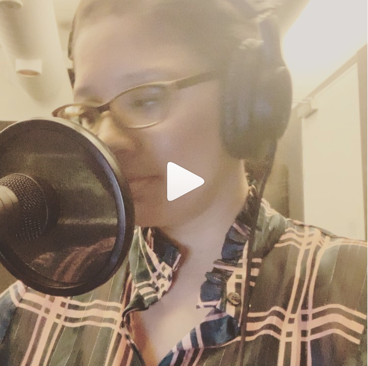 BEHIND THE SCENES OF THE DESMORE CHATS WITH PODCAST